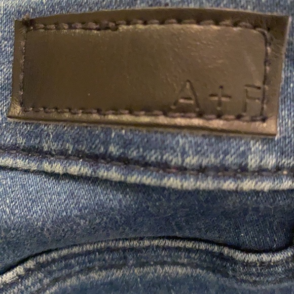 Abercrombie & Fitch Harper low rise jean legging 24 (dark rinse) - Picture 5 of 6